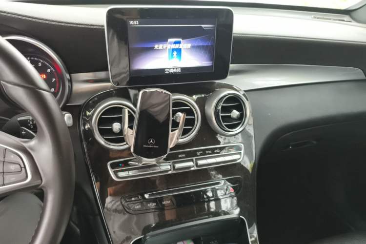 Used Mercedes-Benz GLC 2019 Facelift GLC 260 L 4MATIC Luxury Model Audio And AC Panel