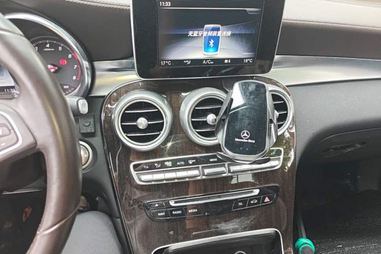 Used Mercedes-Benz GLC 2019 GLC 260 4MATIC Dynamic Edition Audio And AC Panel