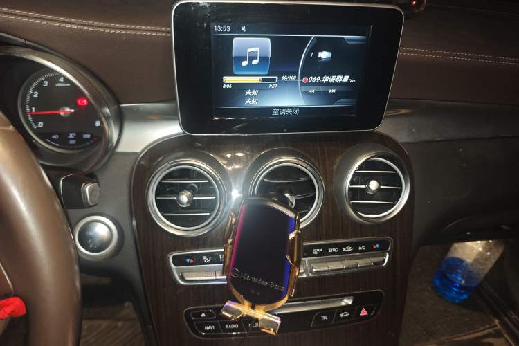 Used Mercedes-Benz GLC 2019 GLC 260 L 4MATIC Dynamic Model Audio And AC Panel