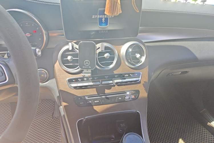 Used Mercedes-Benz GLC 2019 Facelift GLC 300 L 4MATIC Luxury Model Audio And AC Panel