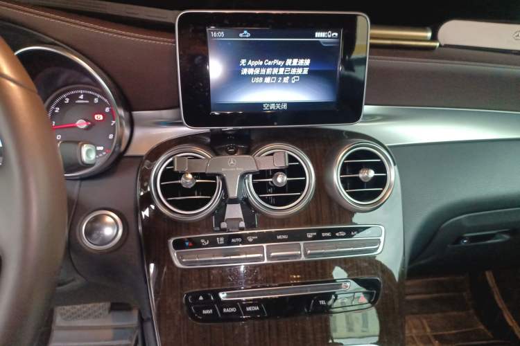 Used Mercedes-Benz GLC 2019 GLC 260 L 4MATIC Dynamic Model Audio And AC Panel