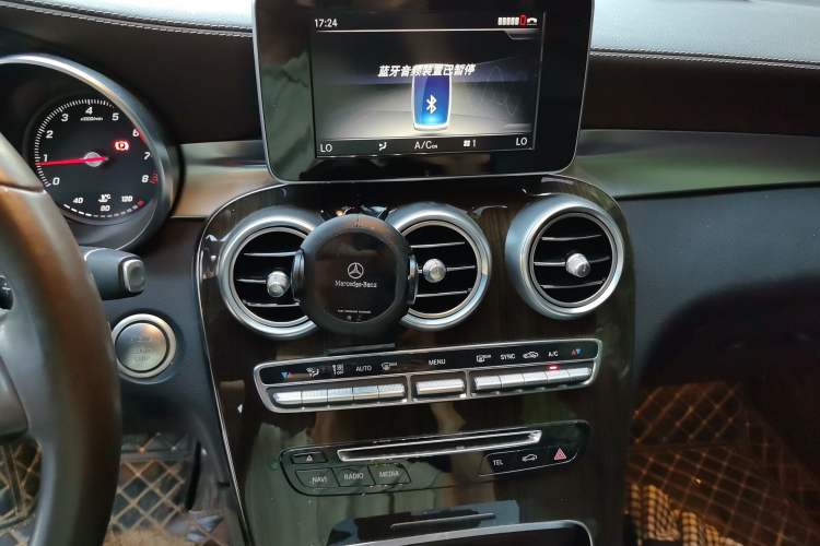 Used Mercedes-Benz GLC 2019 GLC 260 L 4MATIC Dynamic Model Audio And AC Panel