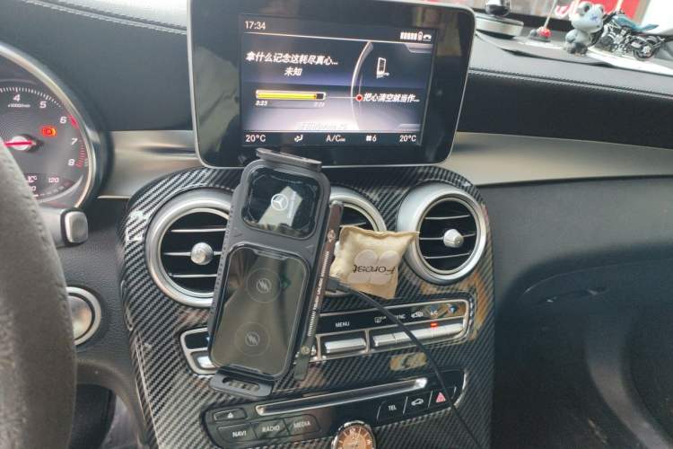 Used Mercedes-Benz GLC 2019 GLC 260 4MATIC Dynamic Edition Audio And AC Panel