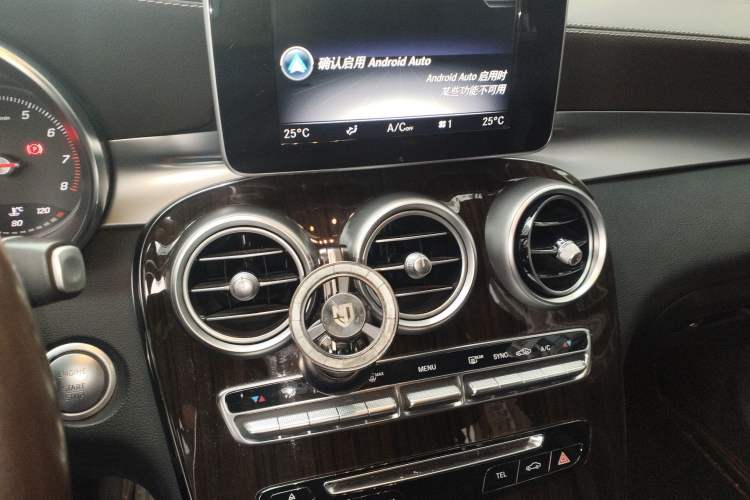 Used Mercedes-Benz GLC 2019 Facelift GLC 260 L 4MATIC Luxury Model Audio And AC Panel