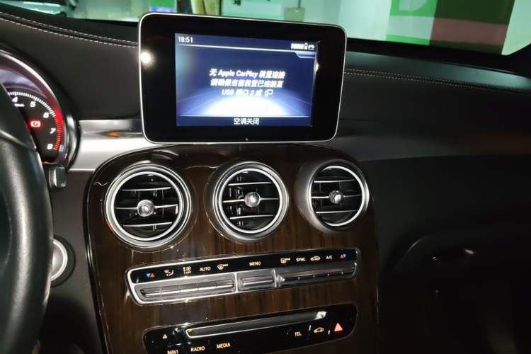 Used Mercedes-Benz GLC 2019 Facelift GLC 260 L 4MATIC Luxury Model Audio And AC Panel