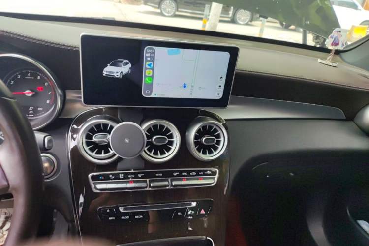 Used Mercedes-Benz GLC 2019 GLC 260 L 4MATIC Luxury Model Audio And AC Panel