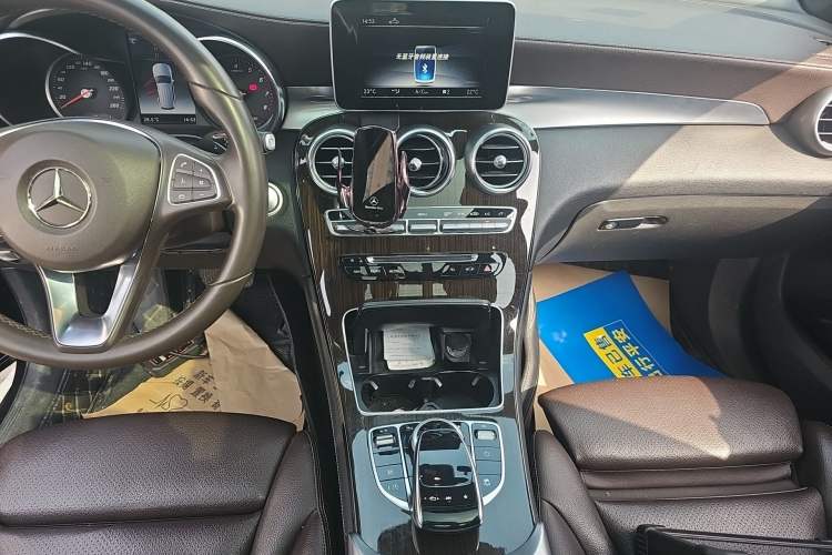Used Mercedes-Benz GLC 2019 Facelift GLC 260 L 4MATIC Luxury Model Audio And AC Panel