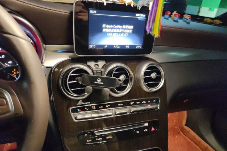 Used Mercedes-Benz GLC 2019 Facelift GLC 260 L 4MATIC Luxury Model Audio And AC Panel