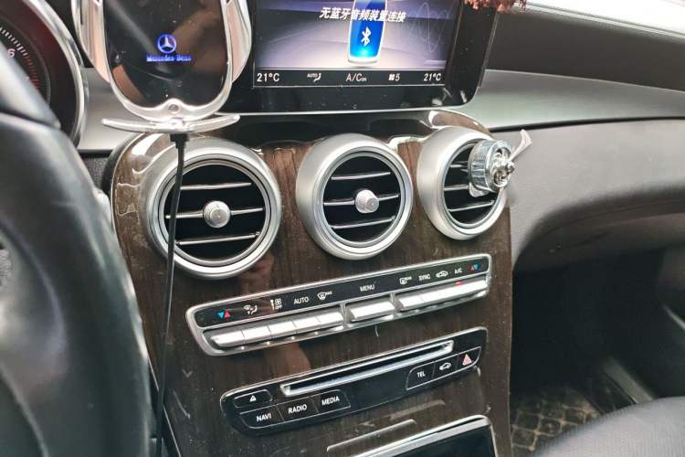 Used Mercedes-Benz GLC 2019 GLC 260 L 4MATIC Dynamic Model Audio And AC Panel