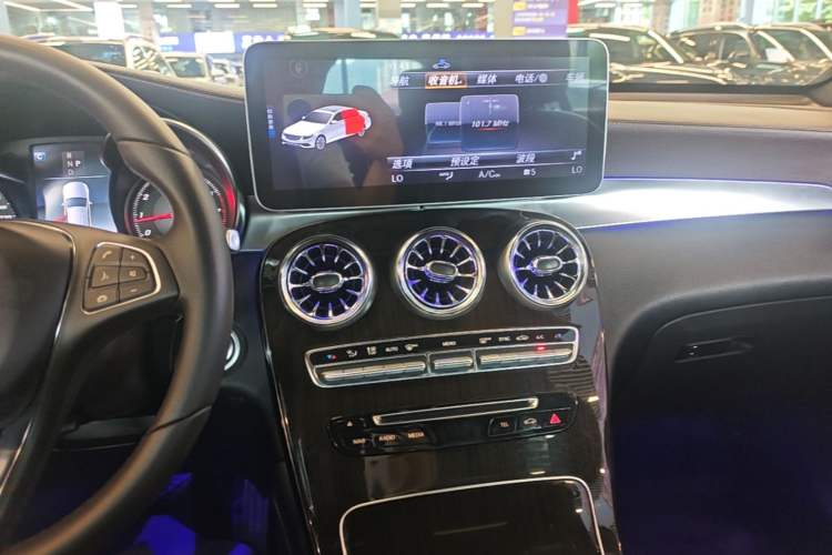 Used Mercedes-Benz GLC 2019 GLC 260 L 4MATIC Dynamic Model Audio And AC Panel