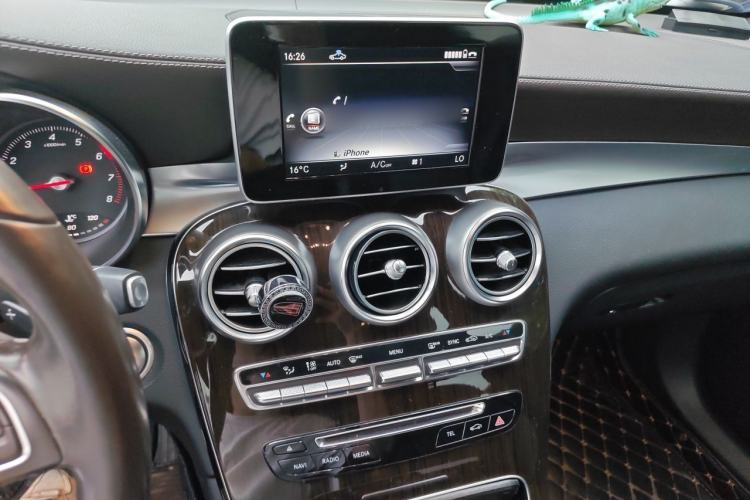 Used Mercedes-Benz GLC 2019 GLC 260 L 4MATIC Luxury Model Audio And AC Panel
