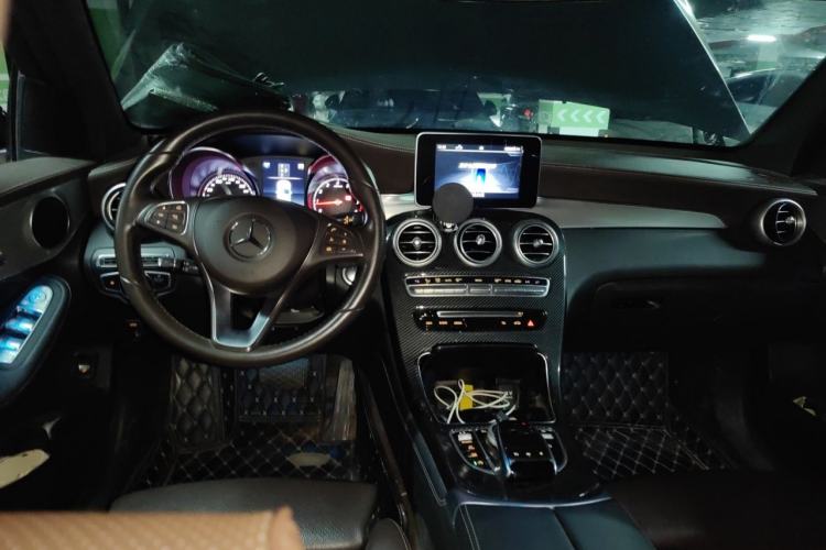 Used Mercedes-Benz GLC 2019 GLC 200 L 4MATIC Center Console
