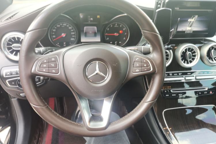 Used Mercedes-Benz GLC 2019 Facelift GLC 260 L 4MATIC Luxury Model Center Console
