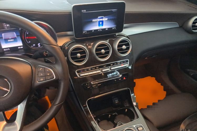 Used Mercedes-Benz GLC 2019 GLC 260 L 4MATIC Dynamic Model Center Console