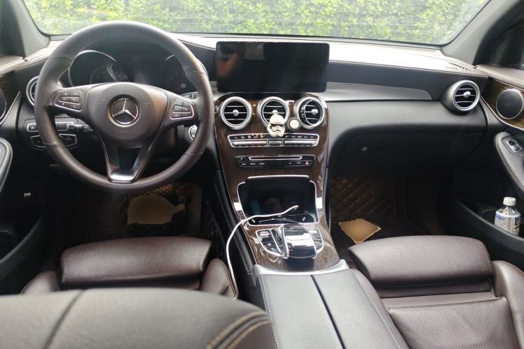 Used Mercedes-Benz GLC 2019 Facelift GLC 260 L 4MATIC Luxury Model Center Console