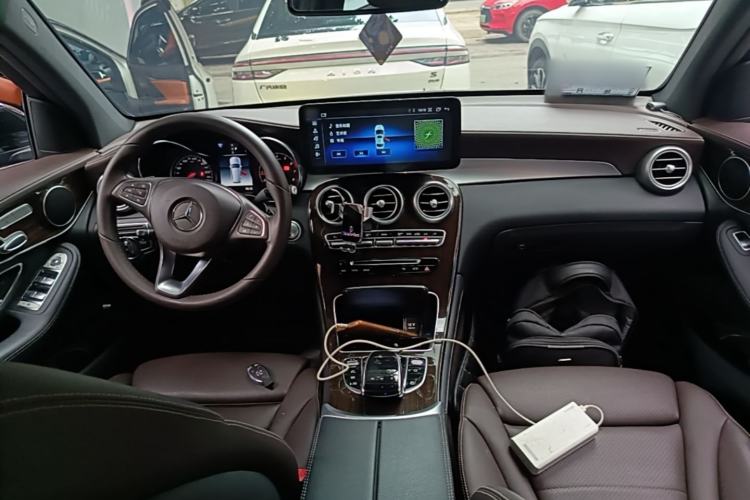 Used Mercedes-Benz GLC 2019 GLC 260 L 4MATIC Dynamic Model Center Console