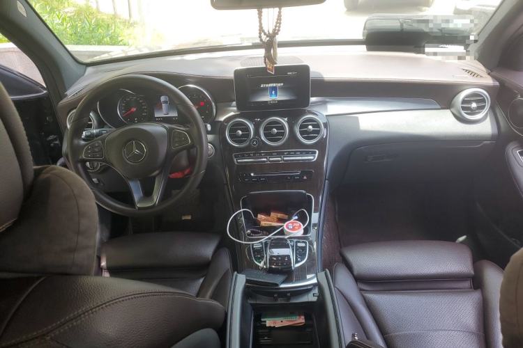 Used Mercedes-Benz GLC 2019 GLC 260 L 4MATIC Luxury Model Center Console