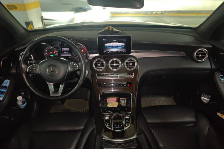 Used Mercedes-Benz GLC 2019 GLC 260 L 4MATIC Luxury Model Center Console