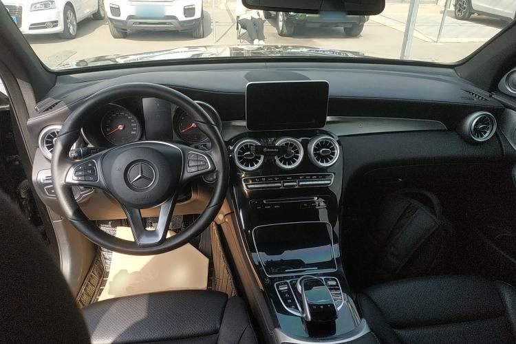 Used Mercedes-Benz GLC 2019 GLC 200 4MATIC Center Console