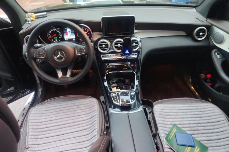 Used Mercedes-Benz GLC 2019 GLC 200 L 4MATIC Center Console