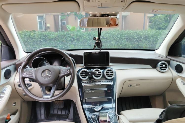 Used Mercedes-Benz GLC 2019 GLC 200 L 4MATIC Center Console