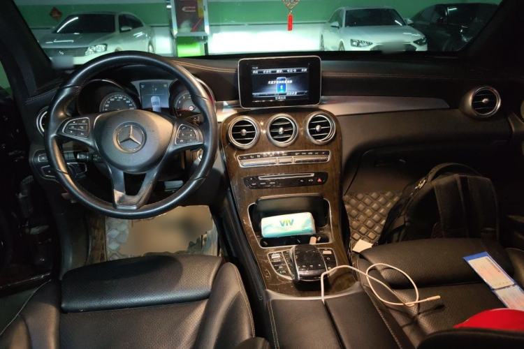 Used Mercedes-Benz GLC 2019 Facelift GLC 260 L 4MATIC Luxury Model Center Console