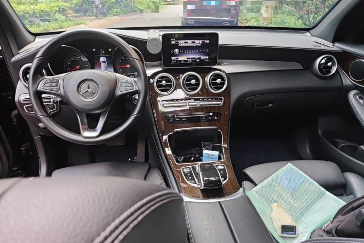 Used Mercedes-Benz GLC 2019 GLC 260 L 4MATIC Dynamic Model Center Console