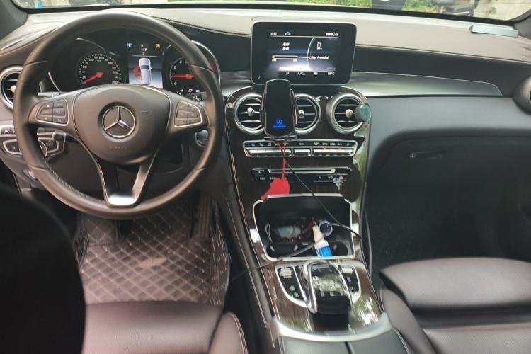 Used Mercedes-Benz GLC 2019 Facelift GLC 260 L 4MATIC Luxury Model Center Console