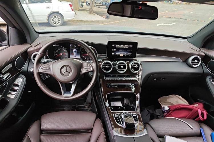 Used Mercedes-Benz GLC 2019 GLC 260 L 4MATIC Dynamic Model Center Console