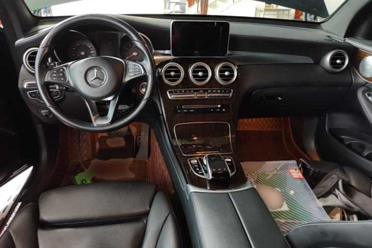 Used Mercedes-Benz GLC 2019 GLC 260 L 4MATIC Dynamic Model Center Console