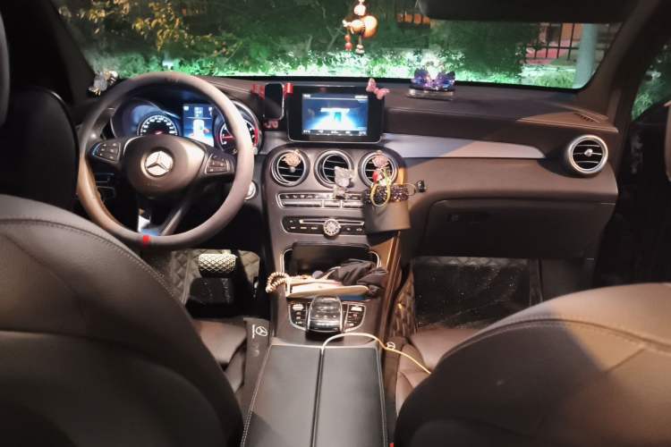 Used Mercedes-Benz GLC 2019 GLC 200 L 4MATIC Center Console