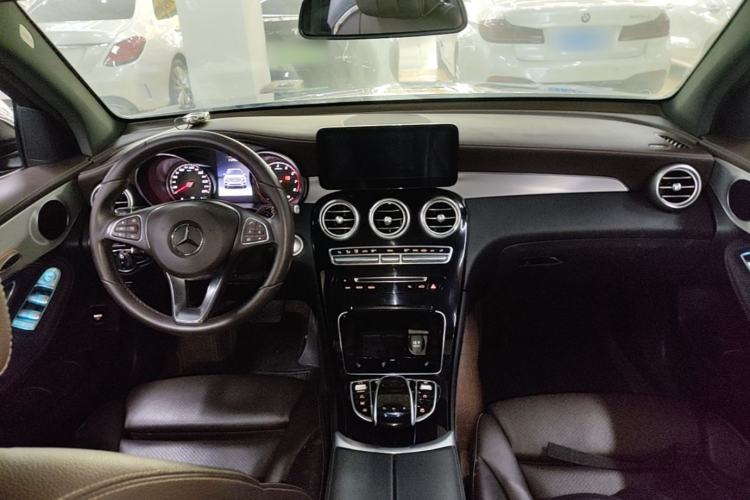 Used Mercedes-Benz GLC 2019 GLC 200 L 4MATIC Center Console