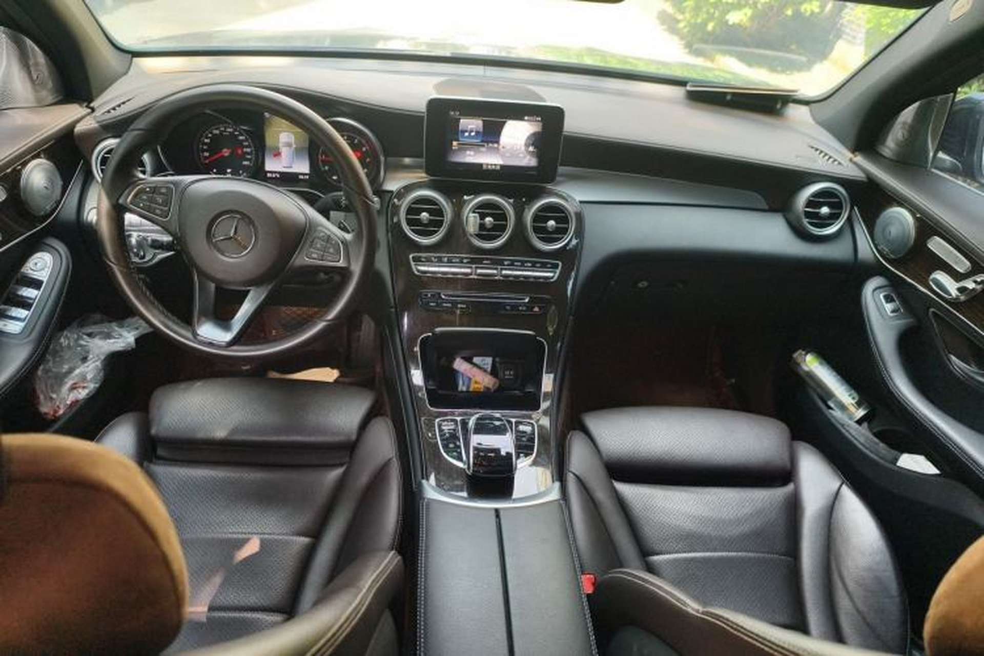 Used Mercedes-Benz GLC 2019 GLC 260 4MATIC Luxury Model Center Console