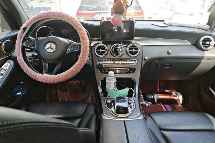 Used Mercedes-Benz GLC 2019 Facelift GLC 260 L 4MATIC Luxury Model Center Console