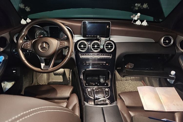 Used Mercedes-Benz GLC 2019 GLC 200 L 4MATIC Center Console