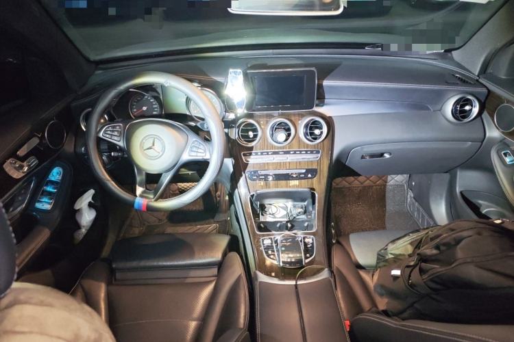 Used Mercedes-Benz GLC 2019 Facelift GLC 260 L 4MATIC Luxury Model Center Console