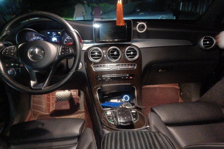 Used Mercedes-Benz GLC 2019 GLC 260 L 4MATIC Luxury Model Center Console