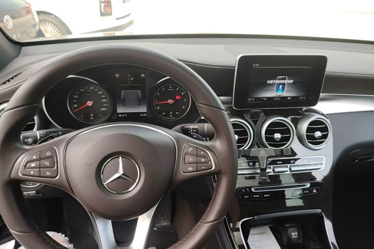 Used Mercedes-Benz GLC 2019 Facelift GLC 260 L 4MATIC Luxury Model Center Console