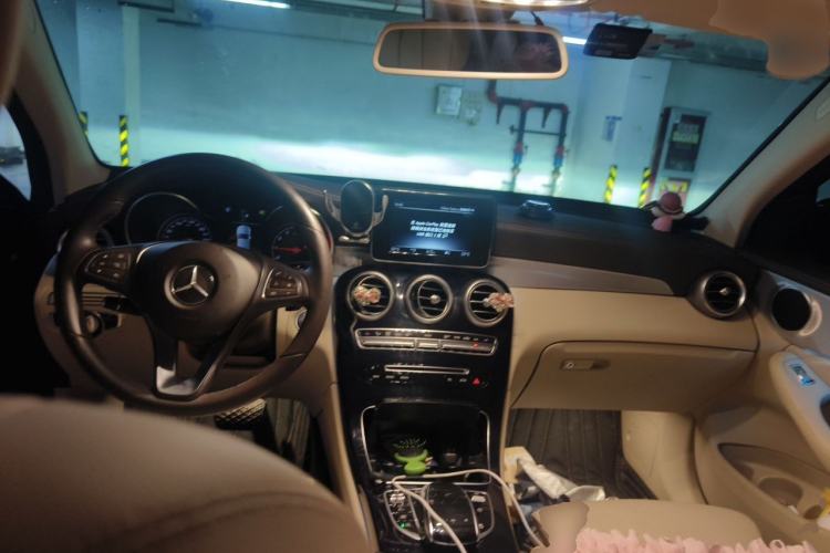 Used Mercedes-Benz GLC 2019 GLC 200 L 4MATIC Center Console
