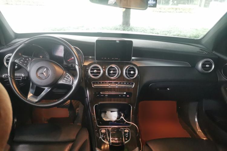 Used Mercedes-Benz GLC 2019 Facelift GLC 260 L 4MATIC Luxury Model Center Console