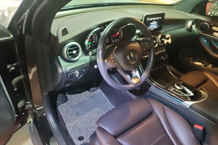 Used Mercedes-Benz GLC 2019 GLC 260 L 4MATIC Dynamic Model Center Console