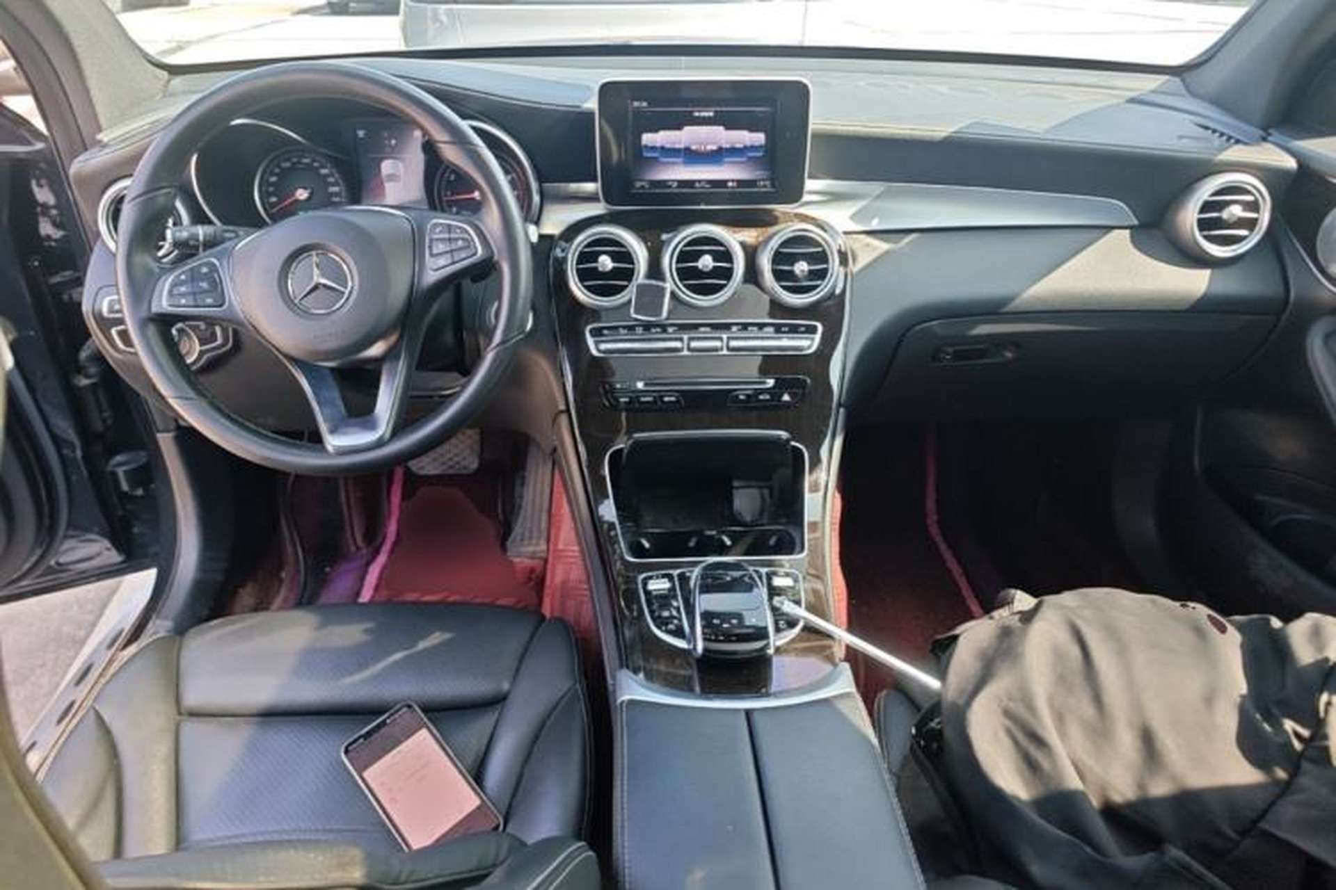 Used Mercedes-Benz GLC 2019 Facelift GLC 260 L 4MATIC Luxury Model Center Console