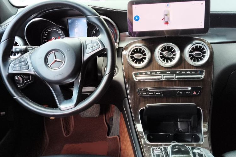 Used Mercedes-Benz GLC 2019 GLC 260 L 4MATIC Luxury Model Center Console