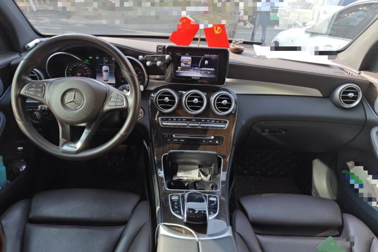 Used Mercedes-Benz GLC 2019 GLC 260 L 4MATIC Dynamic Model Center Console