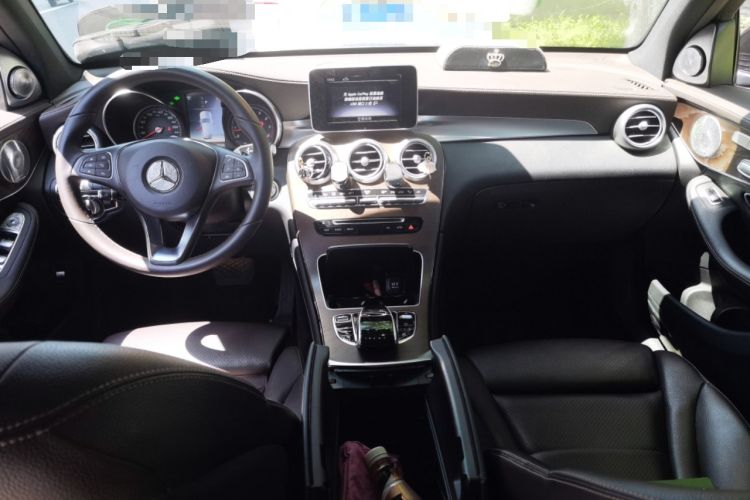Used Mercedes-Benz GLC 2019 GLC 300 L 4MATIC Dynamic Model Center Console
