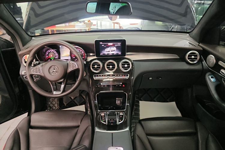 Used Mercedes-Benz GLC 2019 GLC 260 L 4MATIC Dynamic Model Center Console