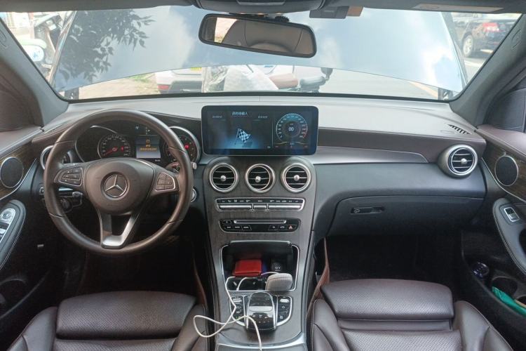 Used Mercedes-Benz GLC 2019 GLC 260 L 4MATIC Dynamic Model Center Console