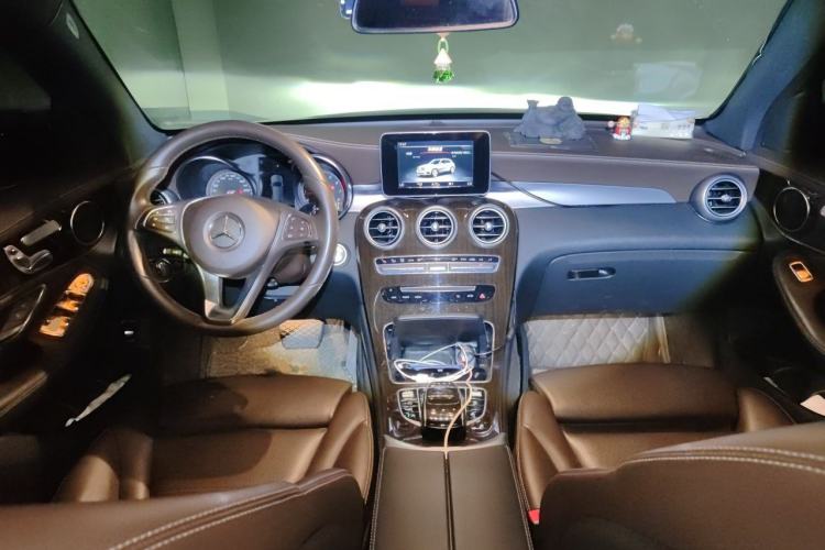 Used Mercedes-Benz GLC 2019 GLC 260 L 4MATIC Dynamic Model Center Console