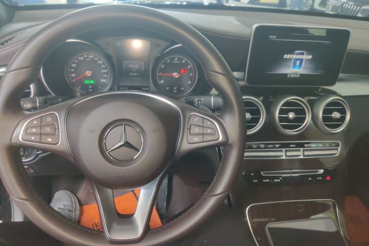 Used Mercedes-Benz GLC 2019 GLC 260 L 4MATIC Dynamic Model Center Console