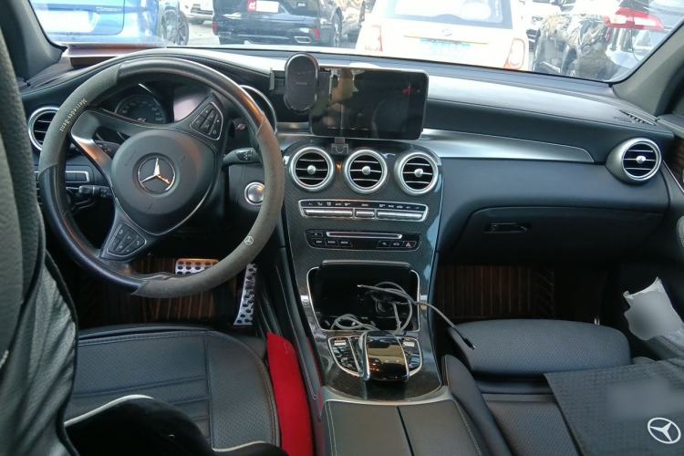 Used Mercedes-Benz GLC 2019 GLC 260 L 4MATIC Dynamic Model Center Console